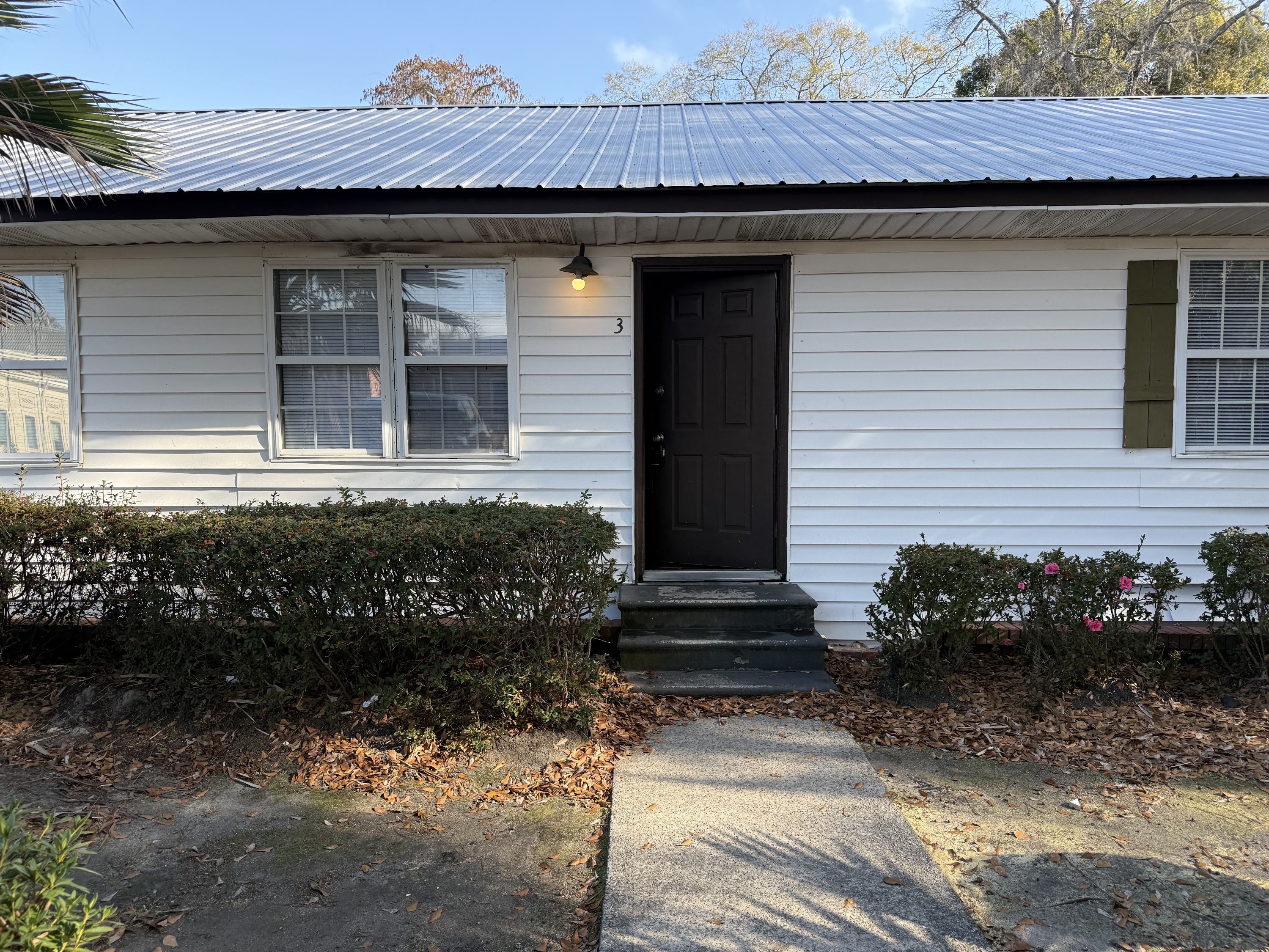 207 W MEMORIAL DR - 3